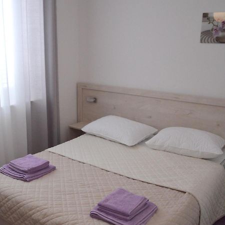 Apartments And Rooms By The Sea Jakisnica, Pag - 4160 لون المظهر الخارجي الصورة