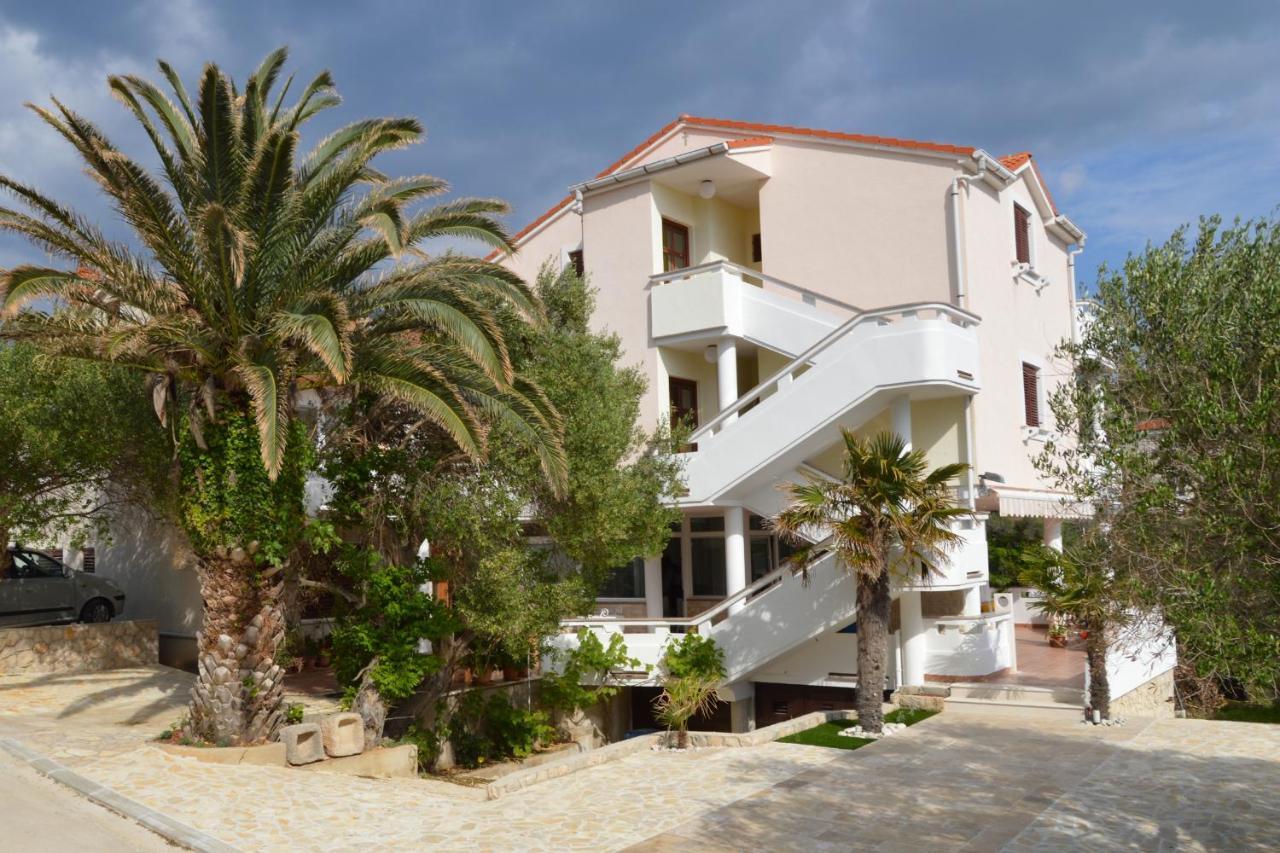 Apartments And Rooms By The Sea Jakisnica, Pag - 4160 لون المظهر الخارجي الصورة