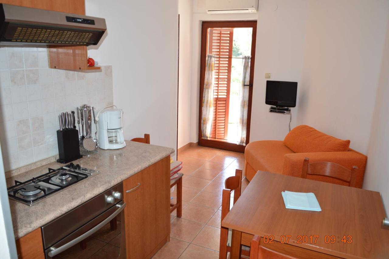 Apartments And Rooms By The Sea Jakisnica, Pag - 4160 لون المظهر الخارجي الصورة