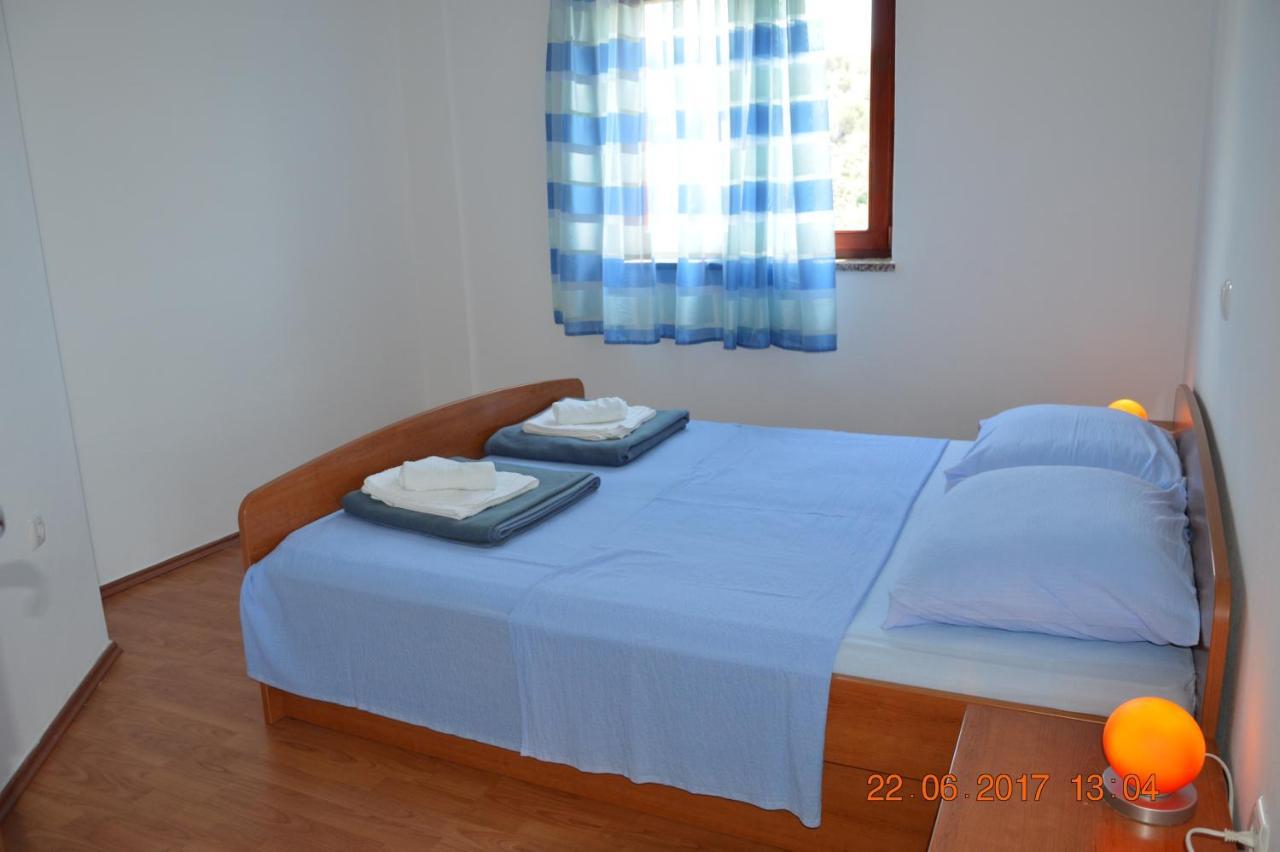 Apartments And Rooms By The Sea Jakisnica, Pag - 4160 لون المظهر الخارجي الصورة