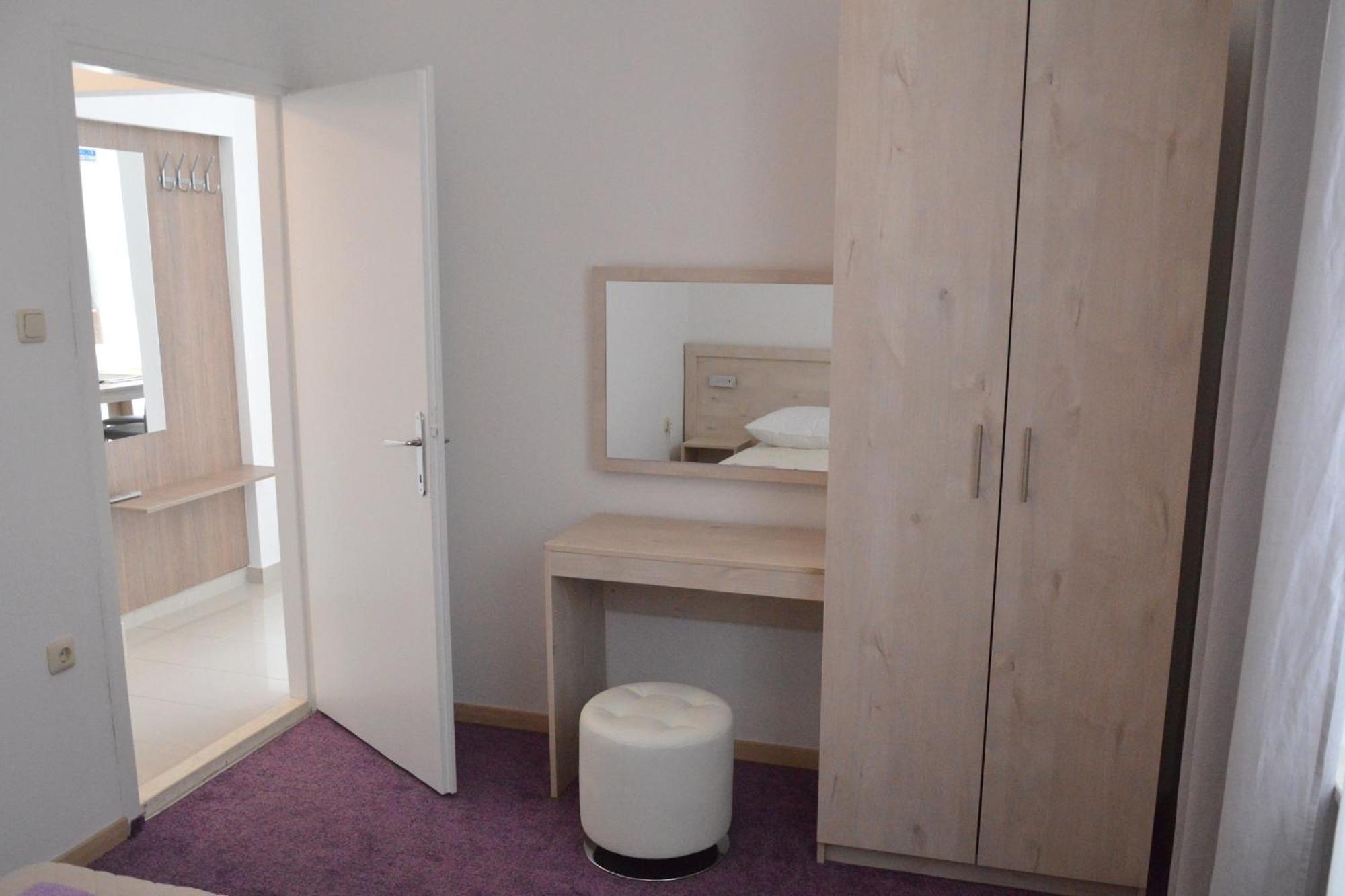 Apartments And Rooms By The Sea Jakisnica, Pag - 4160 لون الغرفة الصورة