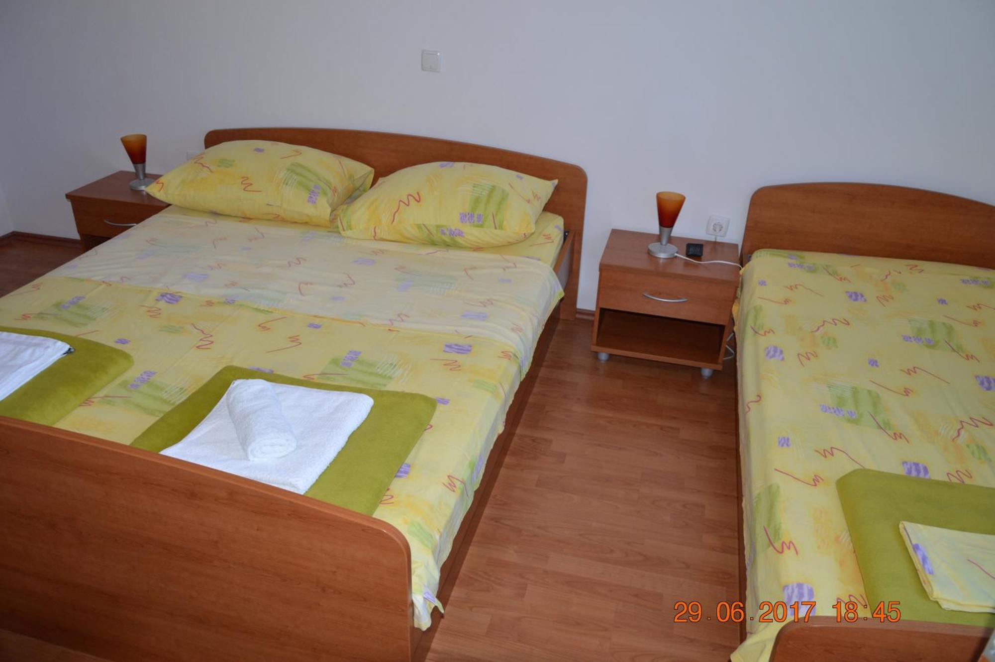 Apartments And Rooms By The Sea Jakisnica, Pag - 4160 لون الغرفة الصورة